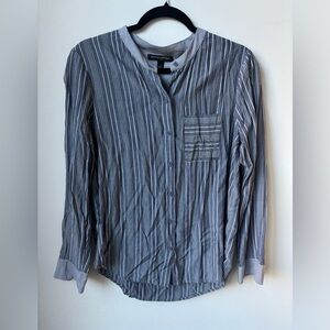 Banana Republic Gray Blue Denim Style Button Down Women’s Top Size Small Blouse